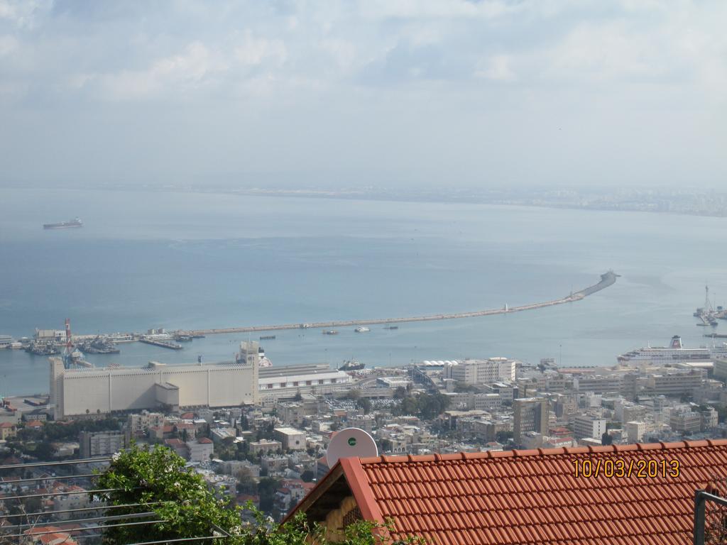 Stella Maris Hosting Appartement Haifa Buitenkant foto