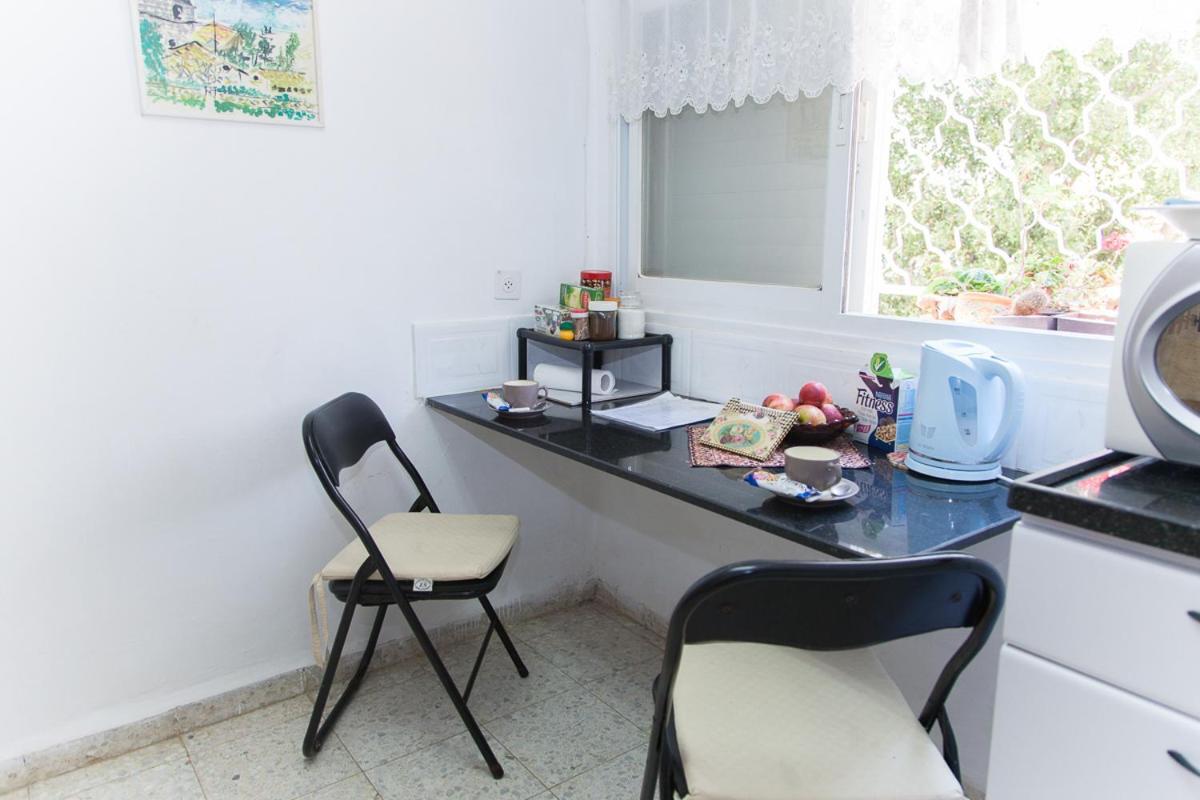 Stella Maris Hosting Appartement Haifa Buitenkant foto